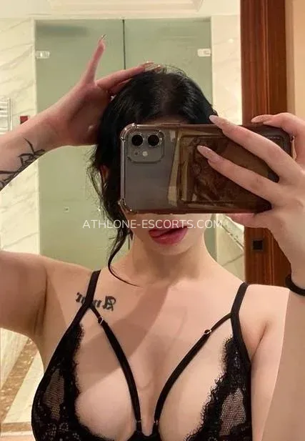 Athlone escorts Jennifer — 4