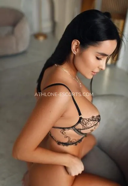 Athlone escorts Makenzie — 2