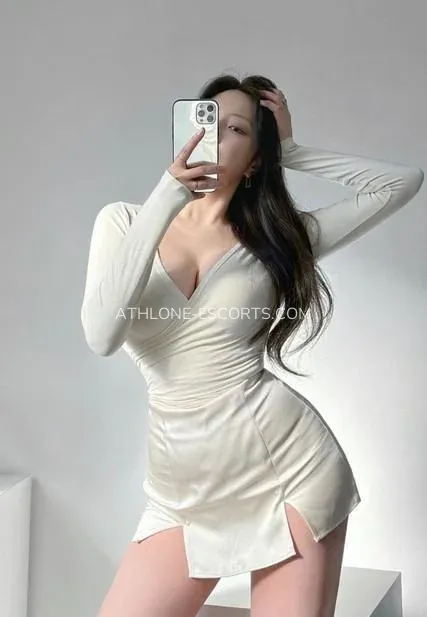 Athlone escorts Lindsey — 1