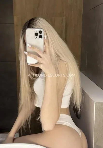 Athlone escorts Kaitlyn — 3