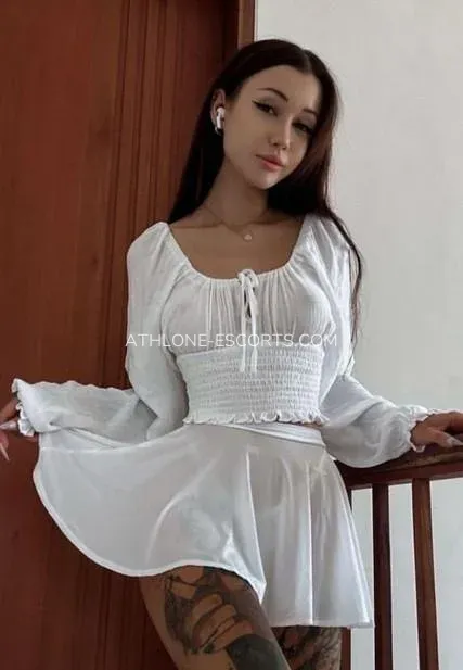 Athlone escorts Erika — 4