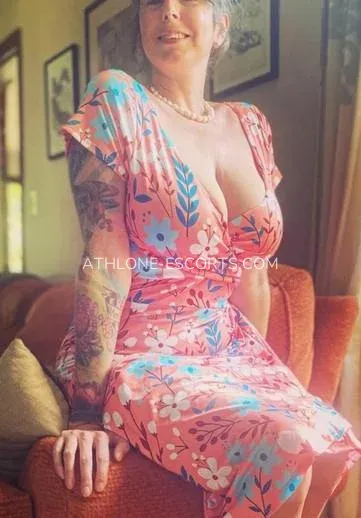 Athlone escorts Elin — 1