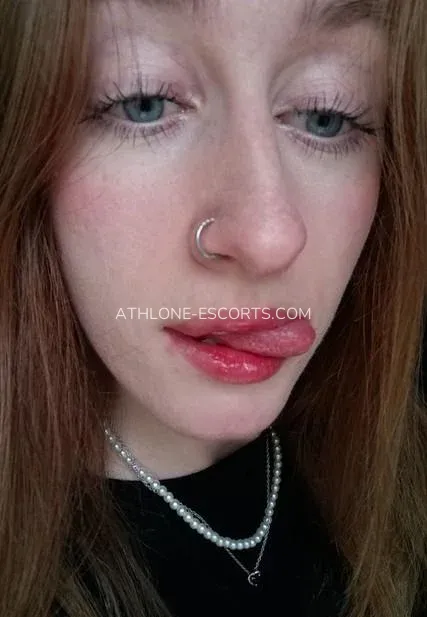 Athlone escorts Gun — 4