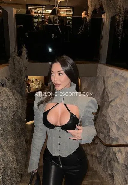Athlone escorts Ulla — 5