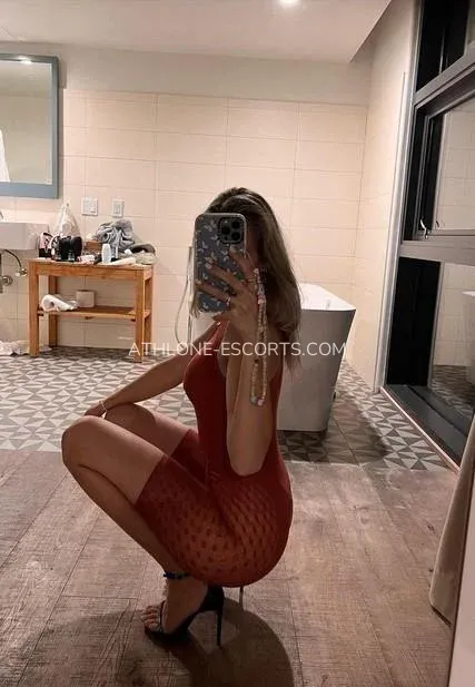 Athlone escorts Lindsey — 5