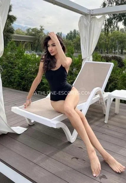 Athlone escorts Kendall — 8