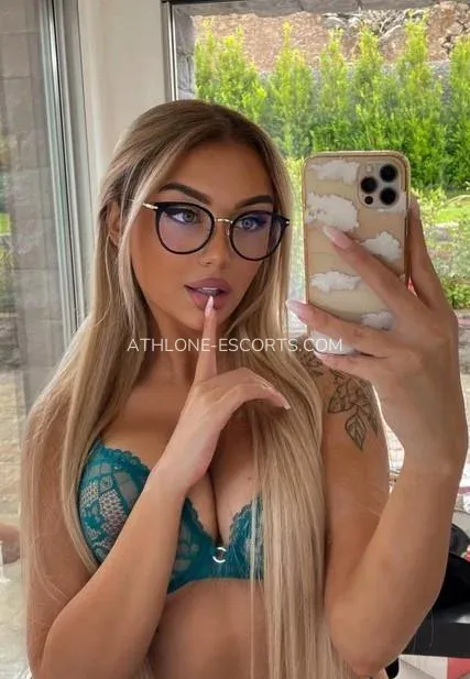 Athlone escorts Savannah — 3