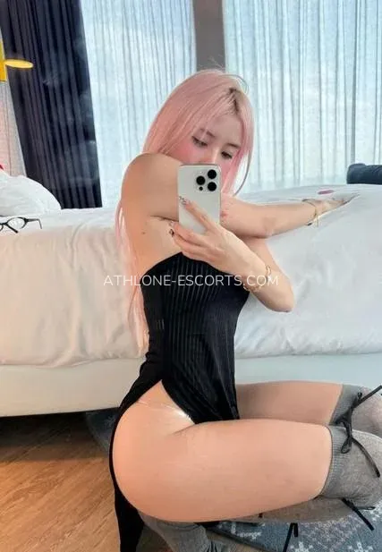 Athlone escorts Leah — 3