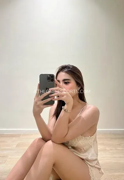 Athlone escorts Kelly — 5