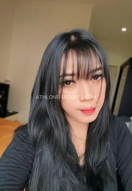 Athlone escorts Kelly — 10