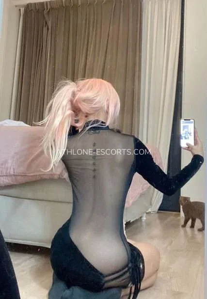 Athlone escorts Leah — 1