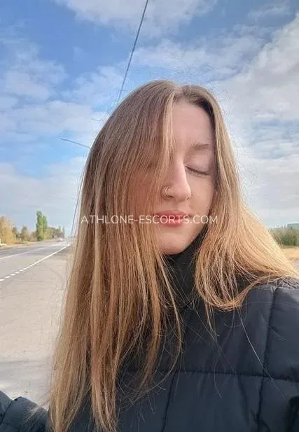 Athlone escorts Gun — 1