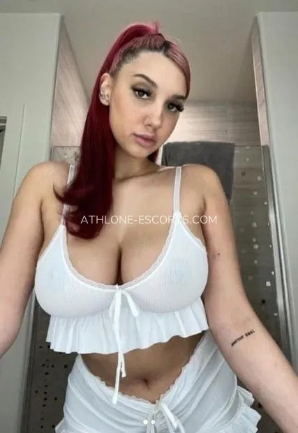 Athlone escorts Ellie — 2