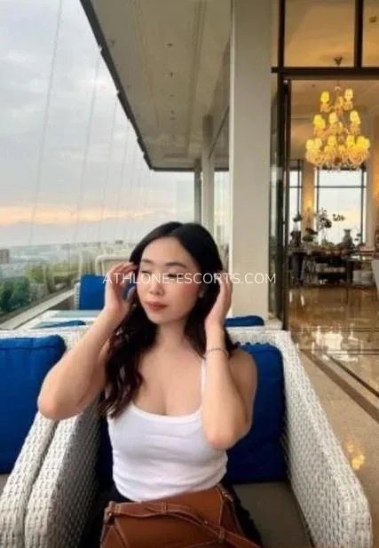 Athlone escorts Isabelle — 4