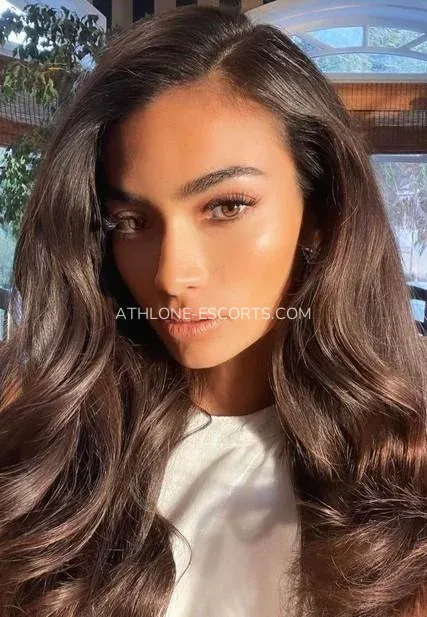 Athlone escorts Elin — 1