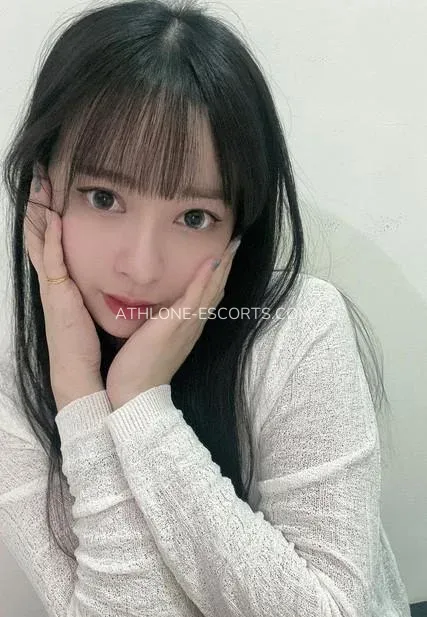 Athlone escorts Elisabeth — 1