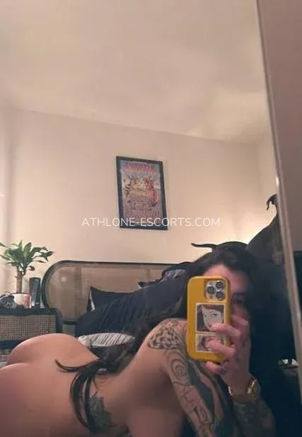 Athlone escorts Ulla — 1
