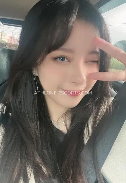 Athlone escorts Elisabeth — 2