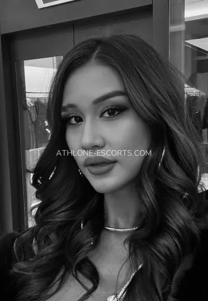 Athlone escorts Lena — 3