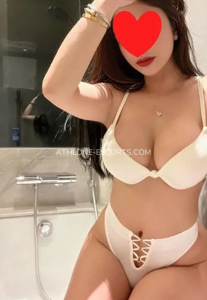 Athlone escorts Daisy — 2