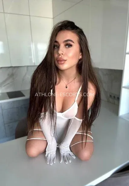 Athlone escorts Iliane — 1