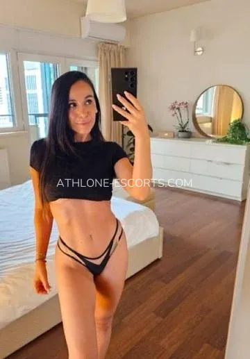 Athlone escorts Kaitlyn — 3
