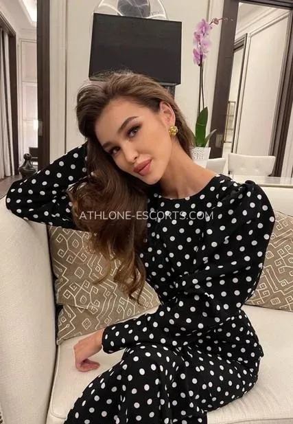 Athlone escorts Elisabeth — 10