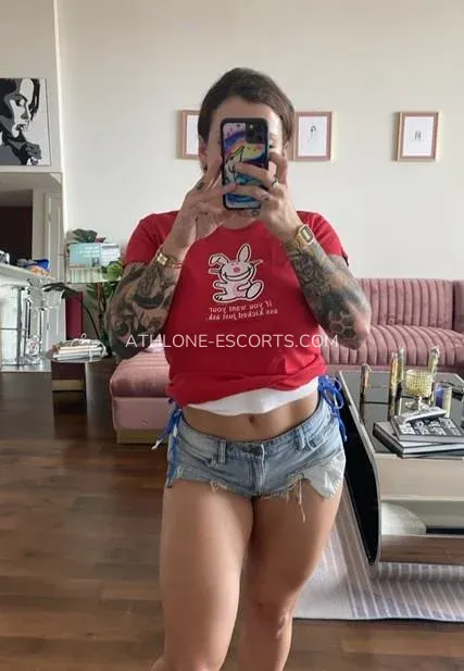Athlone escorts Ulla — 4