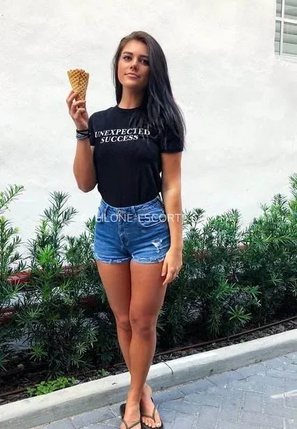 Athlone escorts Pia — 7