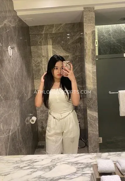 Athlone escorts Emilia — 1