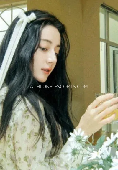 Athlone escorts Mia — 1