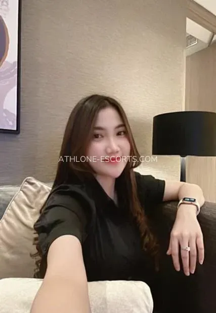 Athlone escorts Ellie — 1