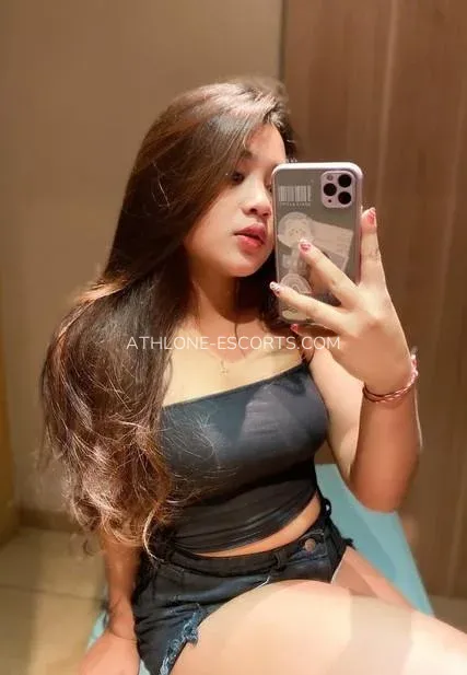 Athlone escorts Alexia — 4