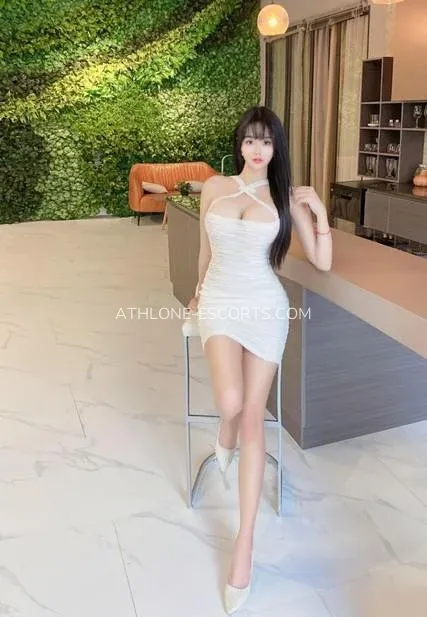 Athlone escorts Märta — 1