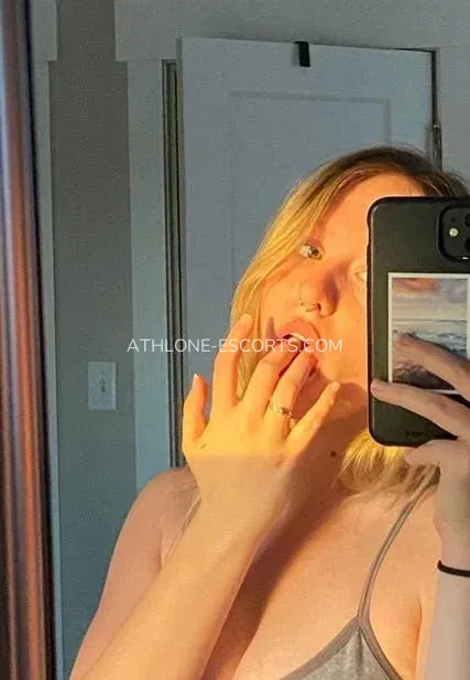 Athlone escorts Bella — 1