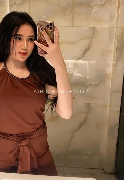 Athlone escorts Emilia — 3