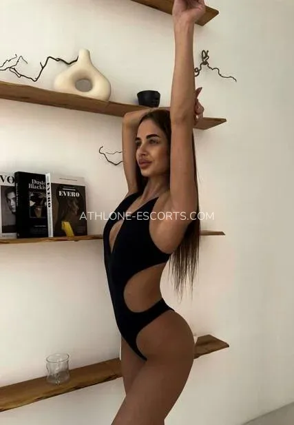 Athlone escorts Frida — 9